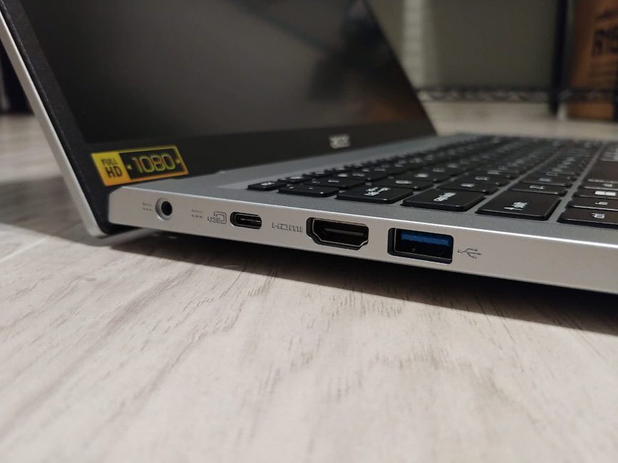 Acer Aspire 3 A315-24P-R7VH Review side