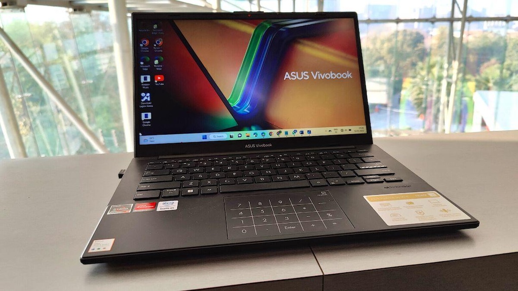 Asus VivoBook E1504FA-AS33 Review main